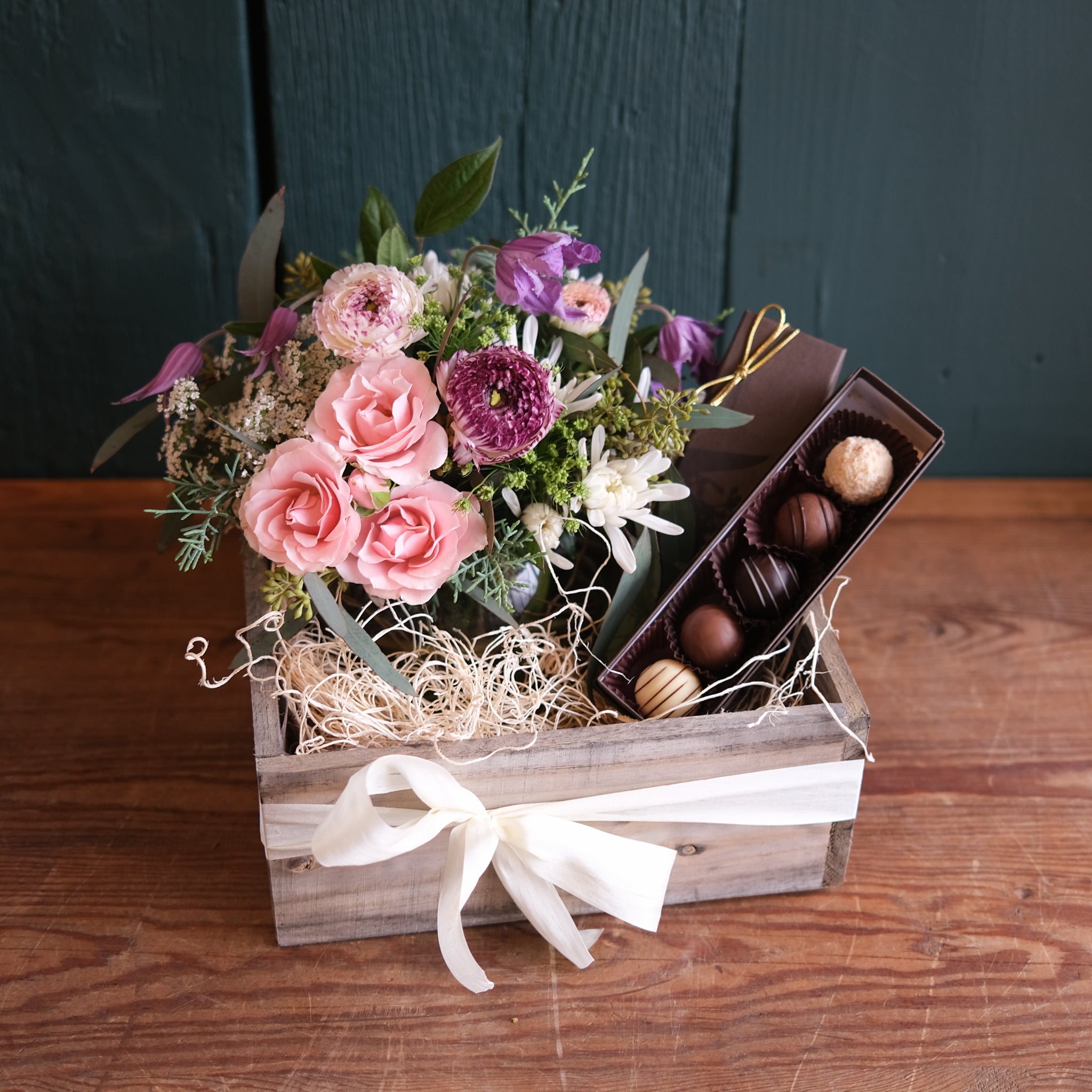 フローラ贈り物BOX29枚セット Carrick Gift Box – Michler's Florist, Greenhouses & Garden Design