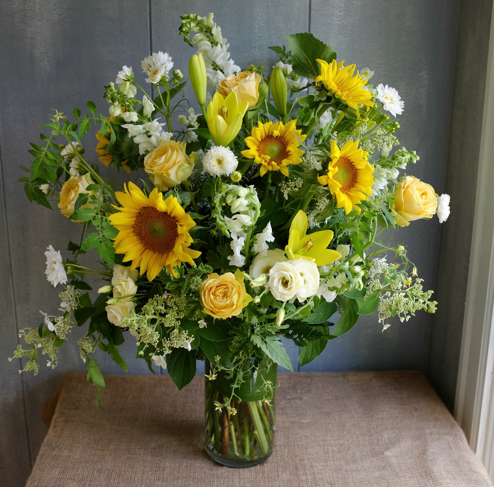 Large bouqet with sunflowers
