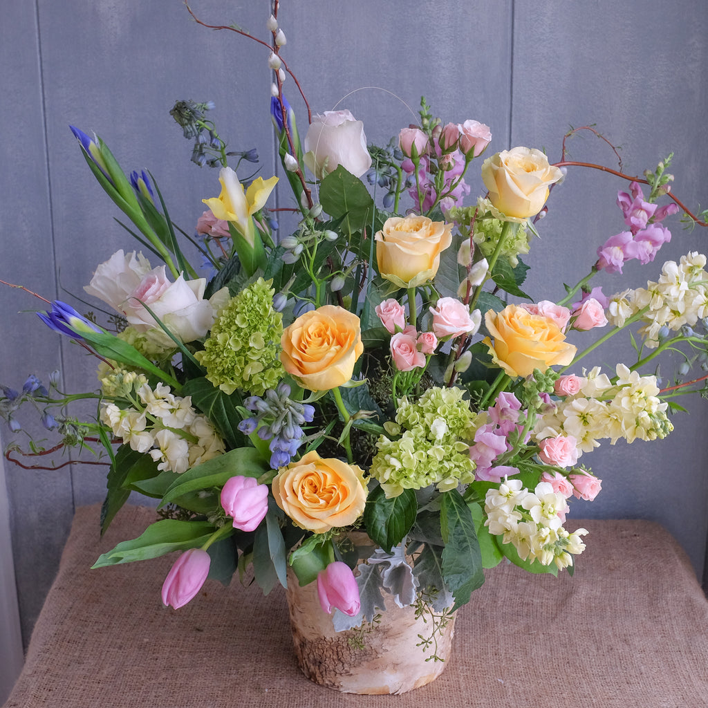 Pastel flower arrangement by Michlers Florist.