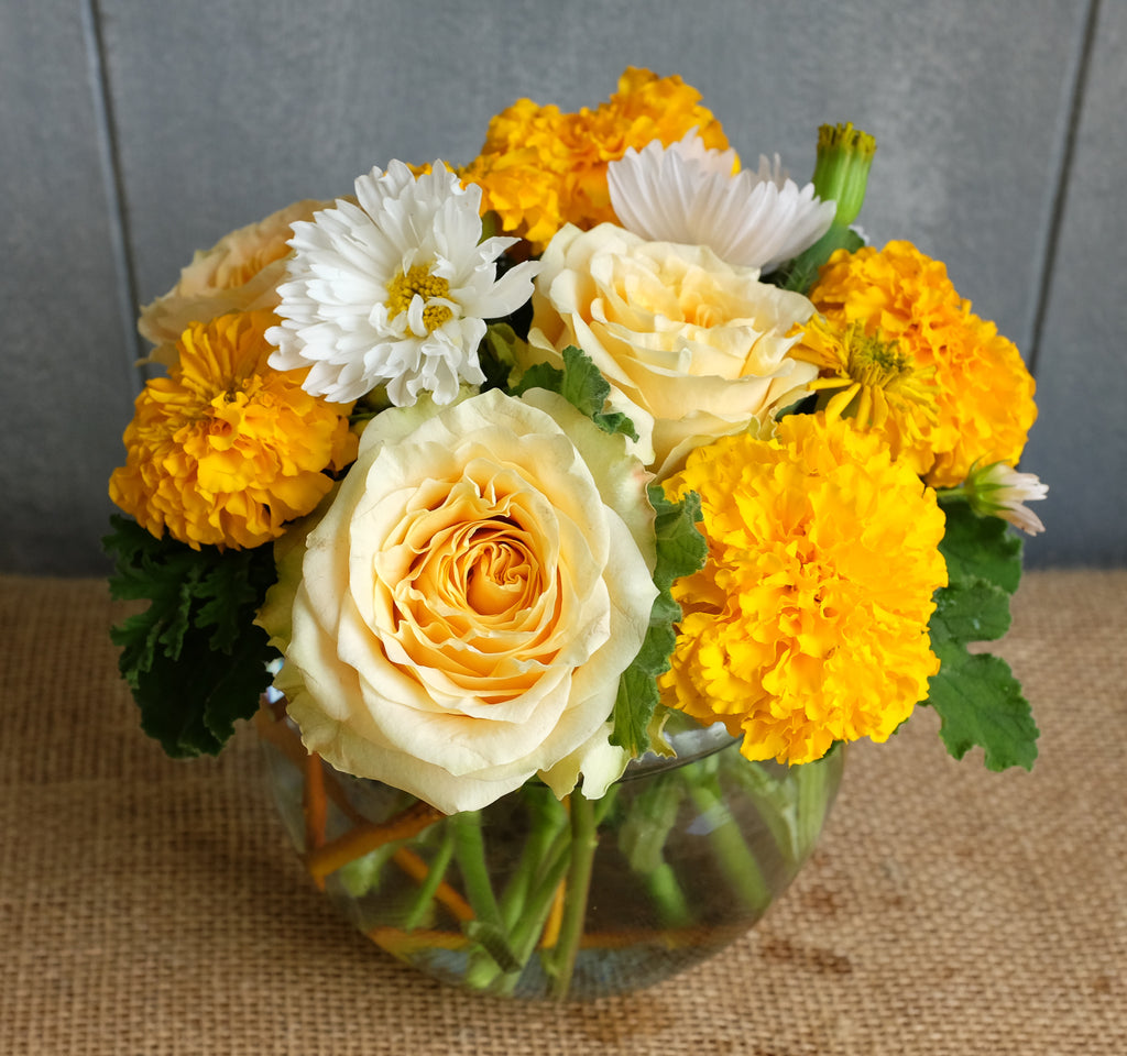 Yoellow flower bouquet